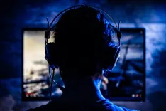 woman-playing-video-games1-1024x684.webp