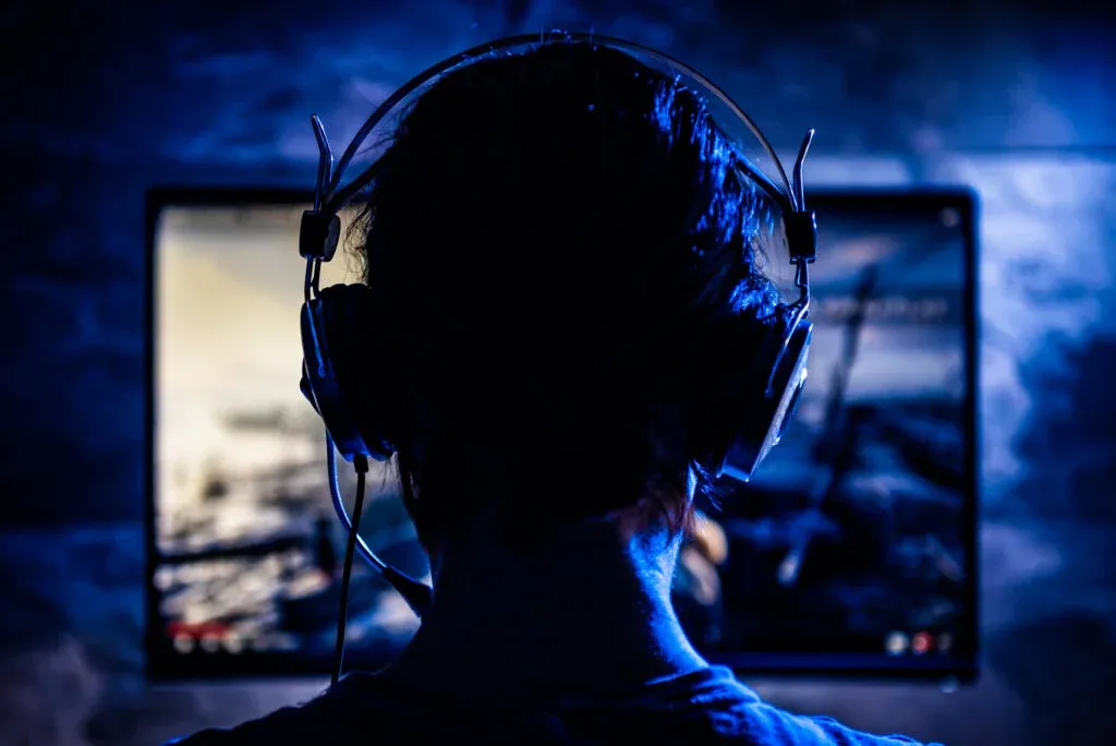 woman-playing-video-games1-1024x684.webp